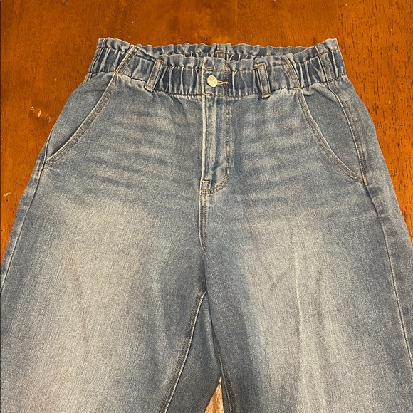 American Eagle Outfitters “Baggy Mom Jean” - Size 8 - Picture 5 of 14